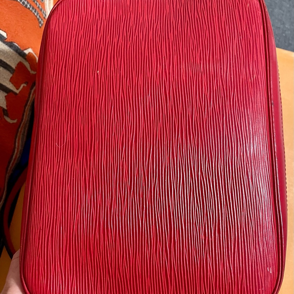 LOUIS VUITTON ❤️🌟 EPI NOE RED SHOULDER BAG ⭐️ - Picture 9 of 10
